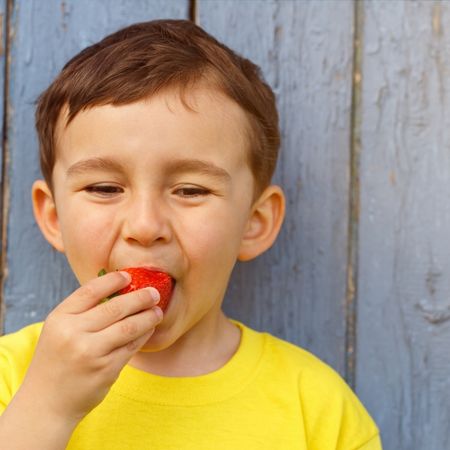 Healthy Snacks: Smart Eating for Healthy Smiles